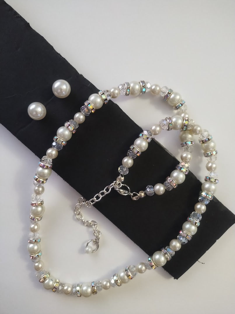 Pearl Necklace and Earring Set - Elegant, Chic, Special Occasion, Anytime where - Handmade Jewelry