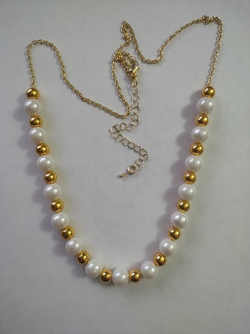 Pearl and Gold Necklace - Simple and Elegant, Casual or Formal Wear, Makes a lovely gift for her - Handmade Jewelry
